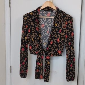 IMAN ANIMAL PRINT CROPPED BLOUSE SIZE SMALL
